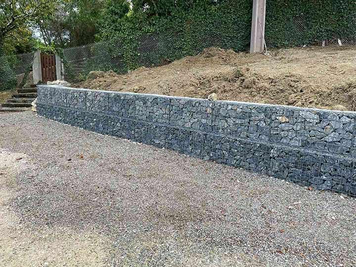 Quels sont les avantages des travaux d'enrochement pour mon terrain ? L'Isle-Jourdain